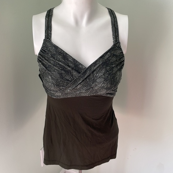 Lululemon Wrap It Up Tank Racerback Lot - Picture 9 of 14